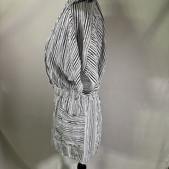 Wishlist Apparel ShortSleeve Romper Short Jumpsuit Black/ White Striped Size M4c - Picture 2 of 7